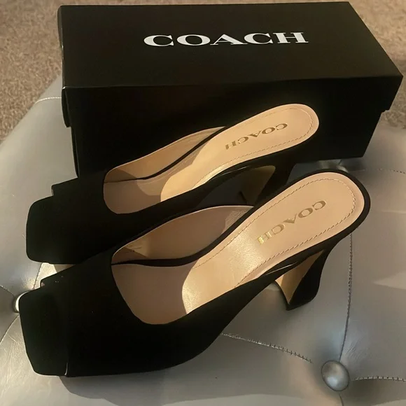 Coach Black Laurence luxe velvet suede slip on
mule sandals, NWT size 11 - Picture 2 of 8